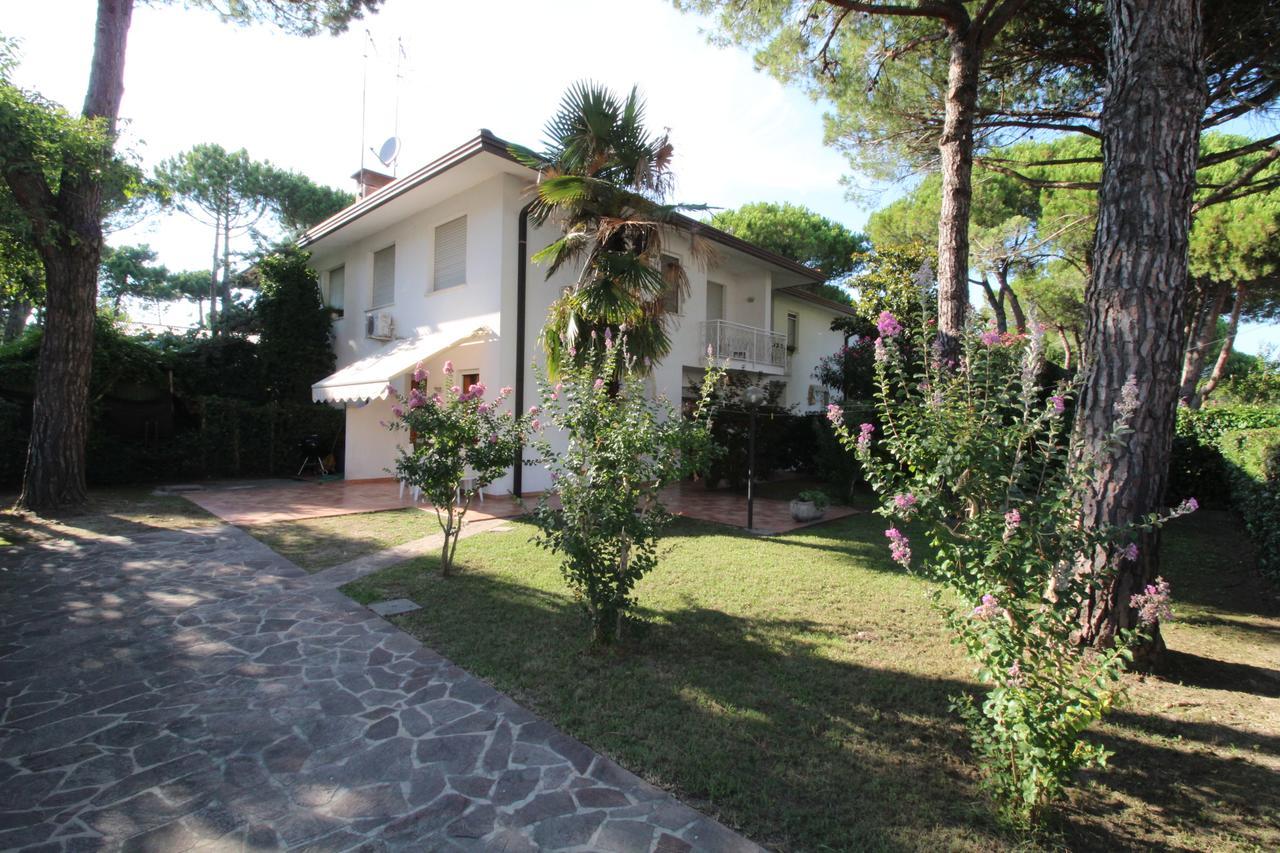 Villa Barbara Lignano Sabbiadoro Exterior photo